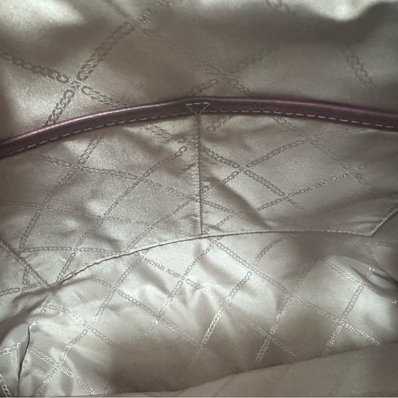 Michael Kors Voyager East/West Tote Bag Purse Merlot Signature Logo NWT - Picture 14 of 14